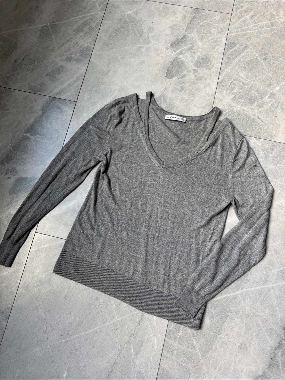 Zara Gray V-Neck Long Sleeve Sweater